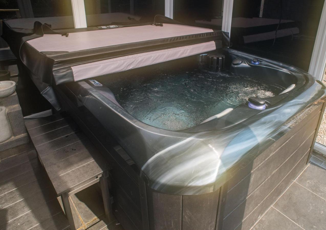 Luxury Super Central Cottage With A Hot Tub/ Gym Portree Exteriör bild