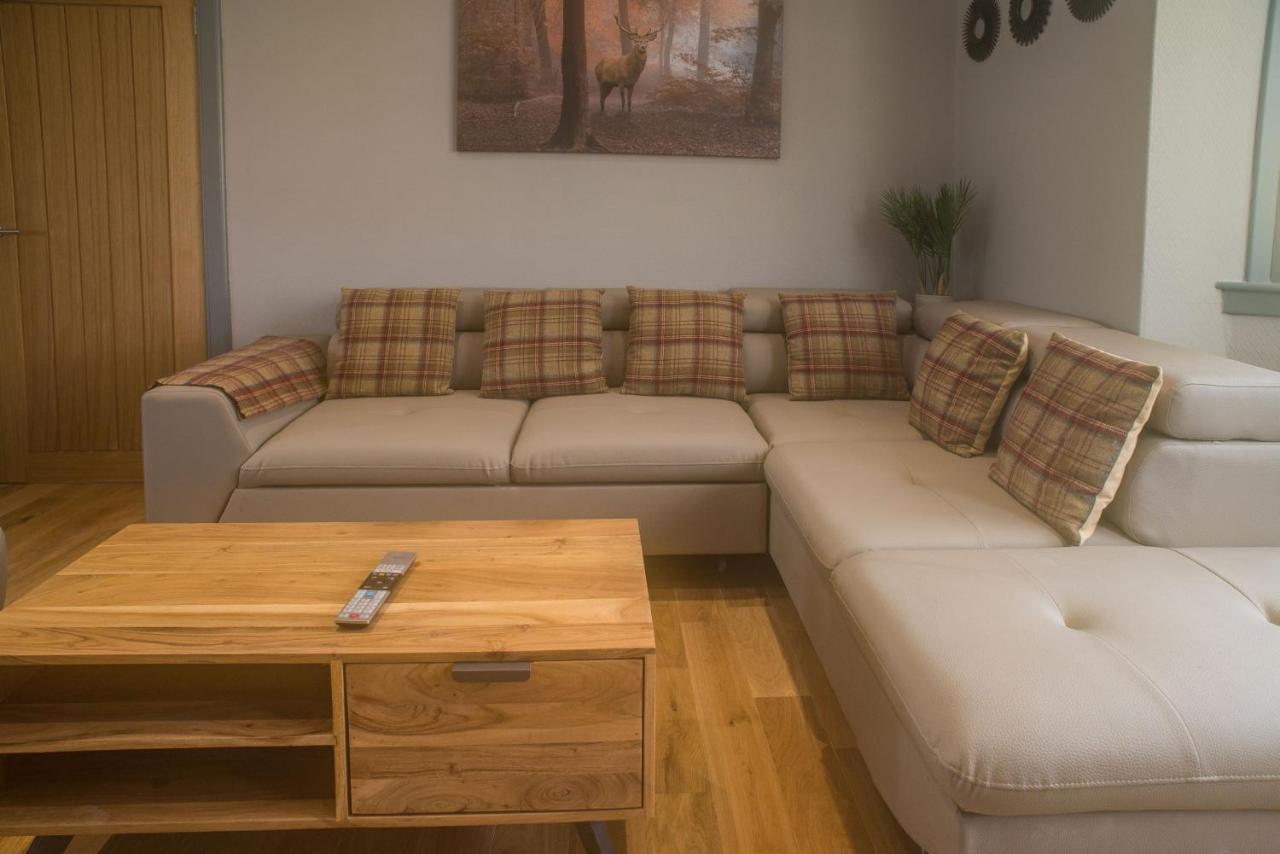 Luxury Super Central Cottage With A Hot Tub/ Gym Portree Exteriör bild